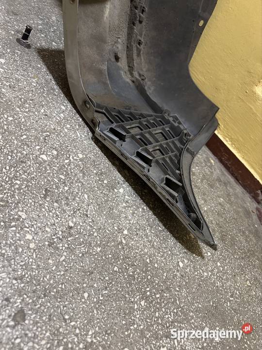 Vw Touran zderzak tył srebrny LA7w czujniki Zabrze