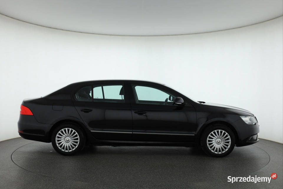 Skoda Superb 14 TSI czarny Superb Piaseczno