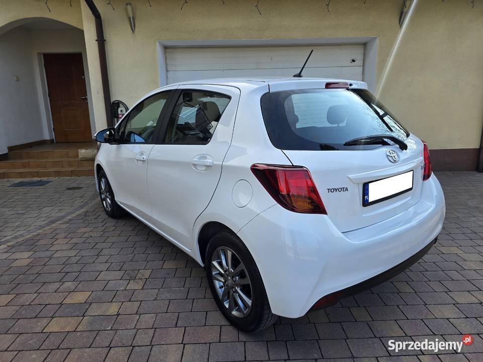 Toyota Yaris 133 VVTi 99 AUTOMAT bogata wersja Karczew