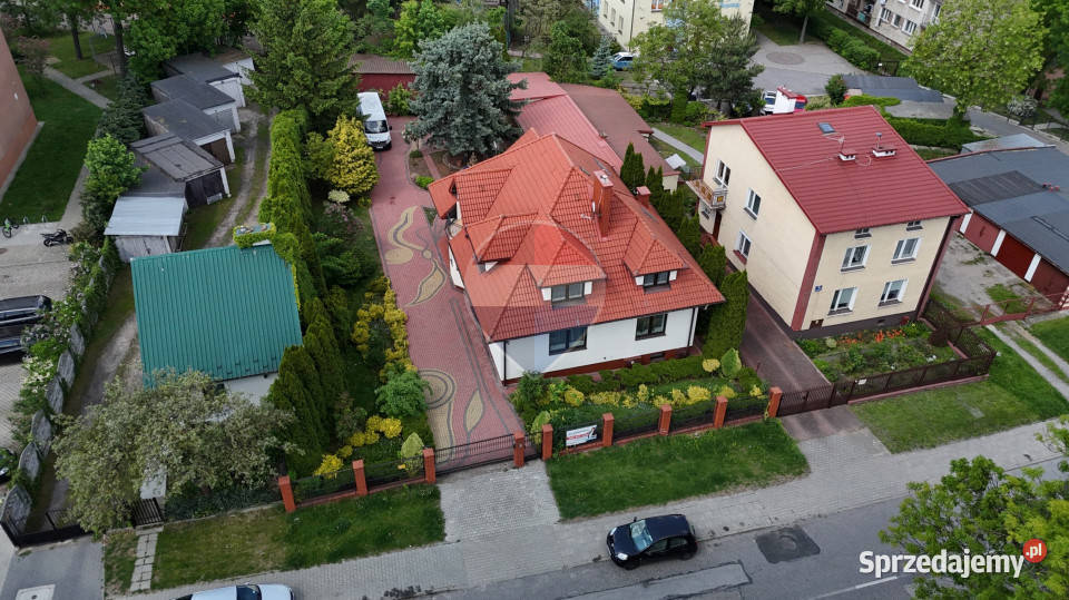 Dom z domkiem gościnnym i ogrodem Radom sprzedam