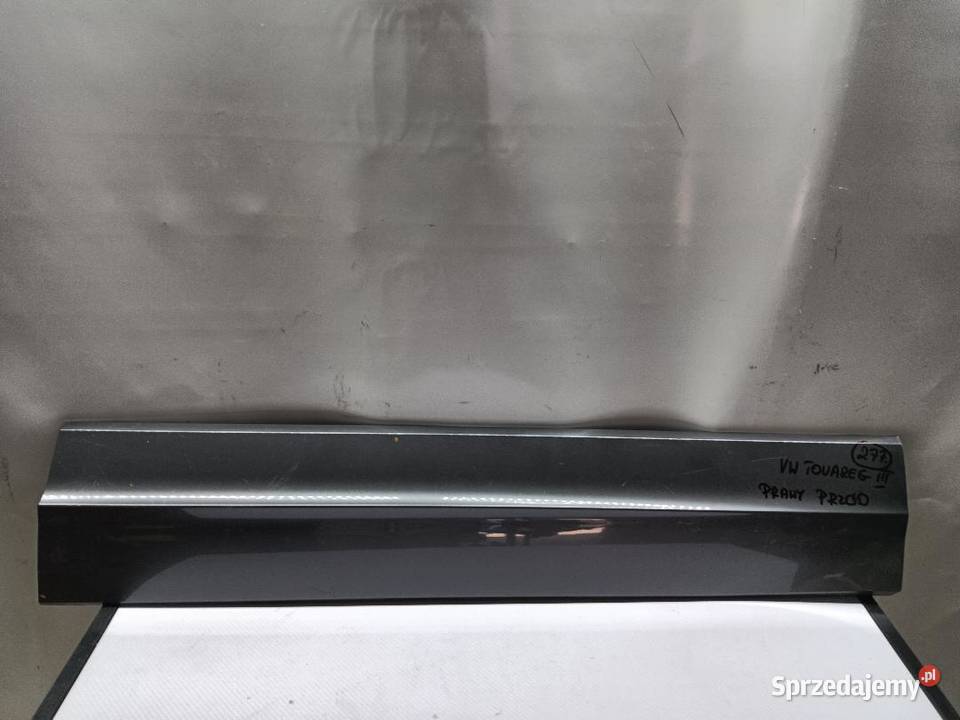 LISTWA DRZWI PRZÓD PRZEDNIA PRAWA VW TOUAREG III Części samochodowe