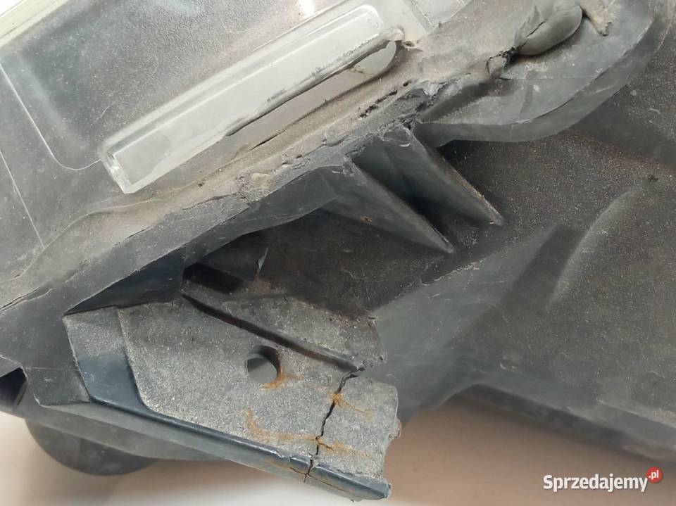 LAMPA PRZÓD PRAWA SOCZEWKA SKRĘTNA EUROPA osobowe