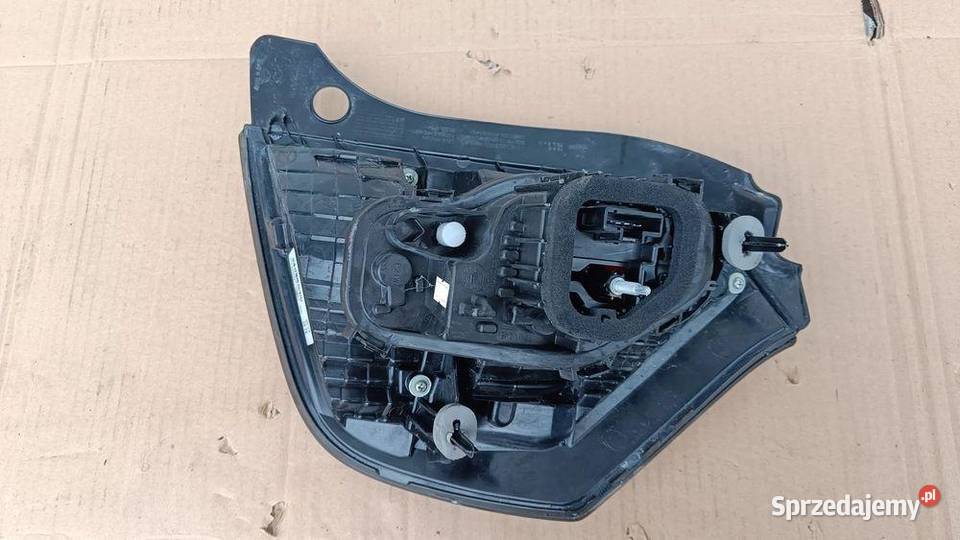 RENAULT TWINGO III LIFT LAMPA LEWA TYŁ