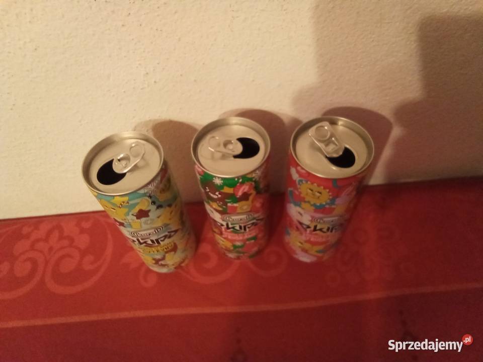 Puste puszki ekipa truskawkowy świąteczny i mazowieckie Warszawa