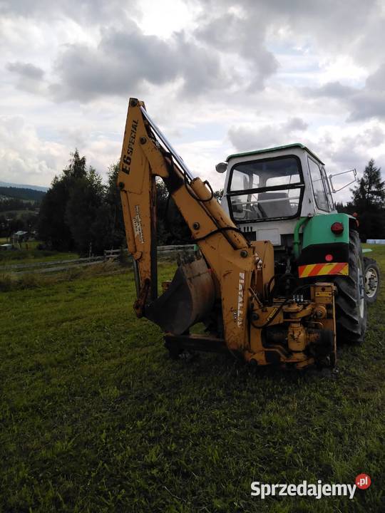 Koparka zawieszaną z ciągnikiem Nowy Targ