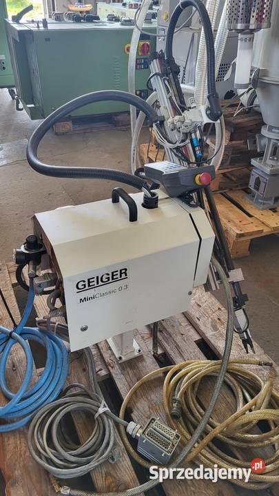 Robot manipulator do wyciągania detali z formy Białogard