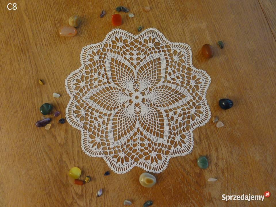 Serwetki białe szydełkowe na szydełku 2029