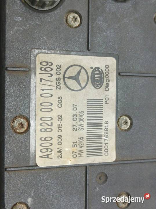 LAMPKA PODSUFITKI W906 A9068200001 MercedesBenz sprzedam