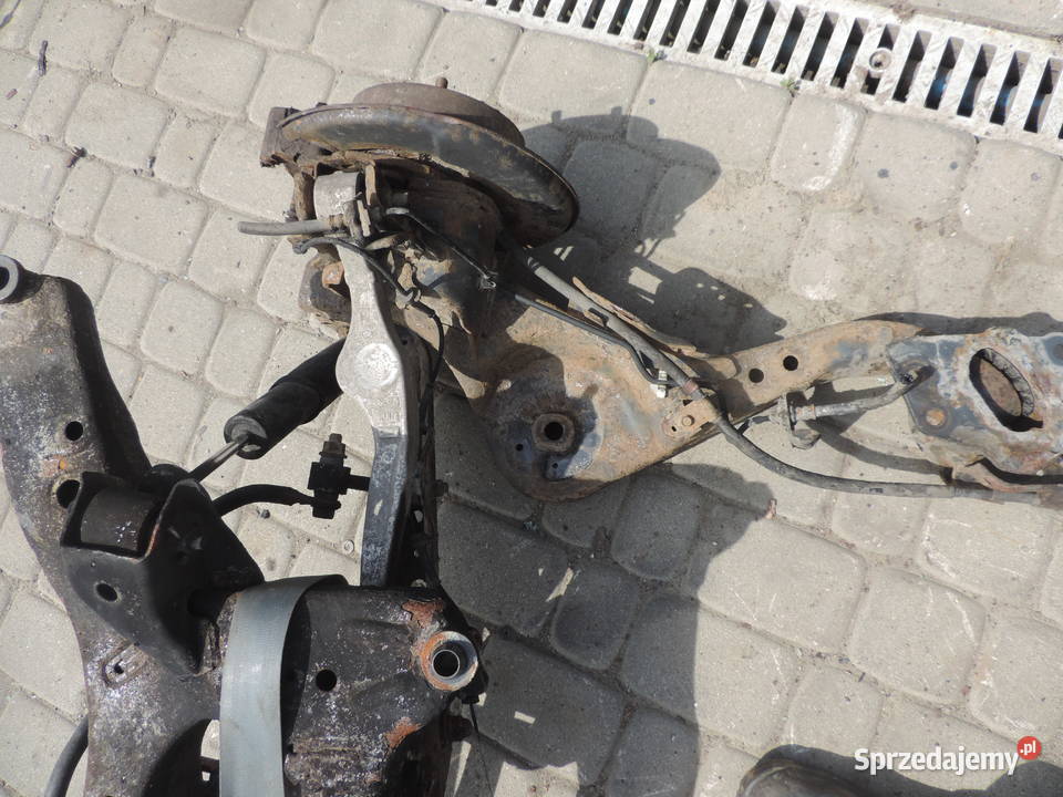 BELKA TYŁ TYLNA OŚ NISSAN QASHQAI J10 16B Nowy Sącz