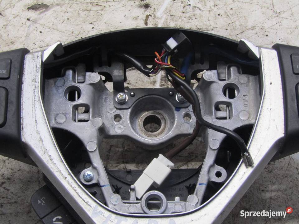 KIEROWNICA SKÓRZANA SKÓRA MULTIFUNKCJA SUZUKI