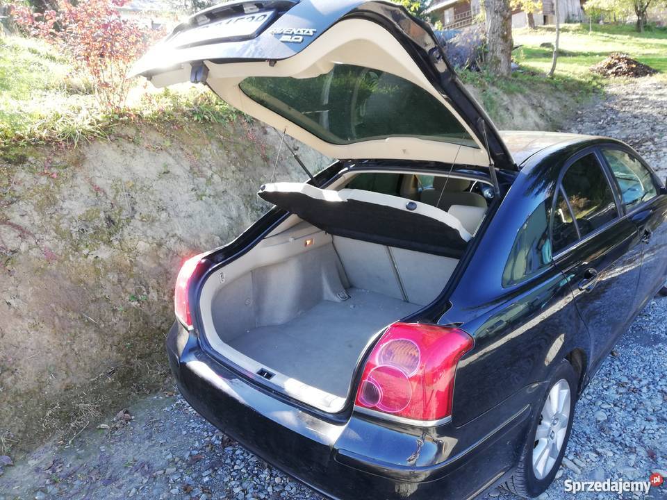 Toyota Avensis 20 D4D Liftback Beżowy środek Rzeszów sprzedam