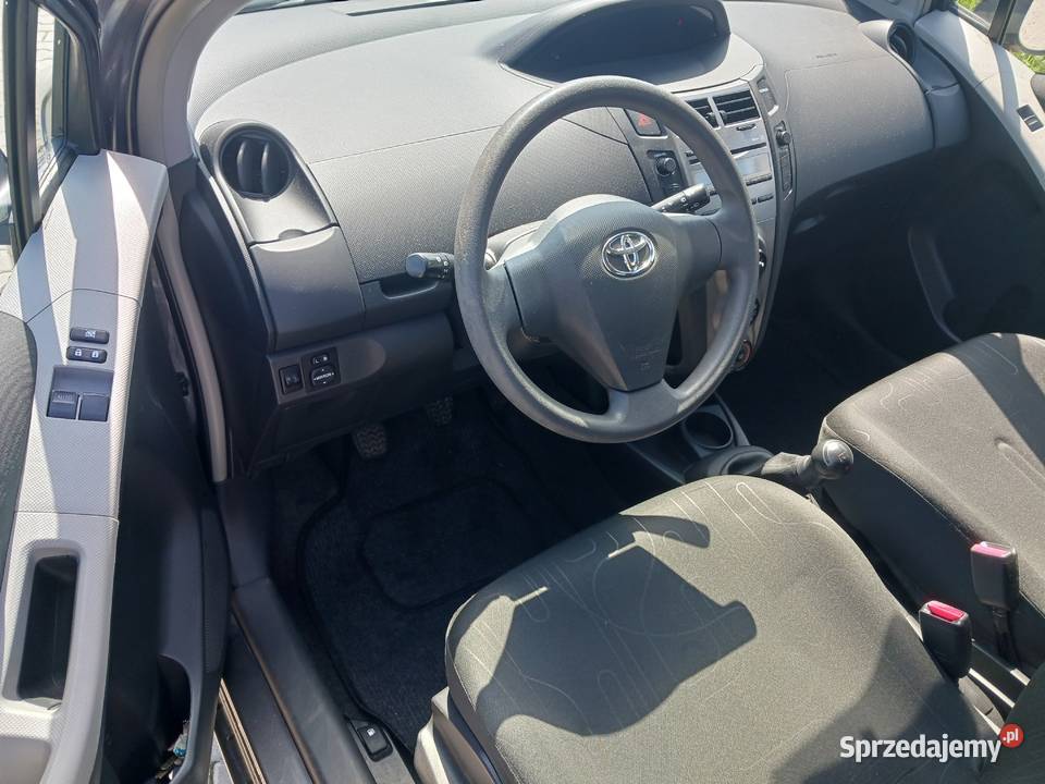 Toyota Yaris 2010r super stan bezwypadkowa dwa