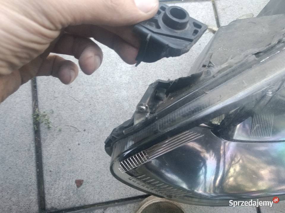 Mazda 2 0714 lampa reflektor lewa przednia przód Lewe Ślesin sprzedam