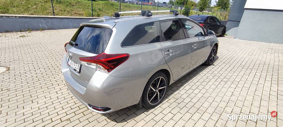 Toyota Auris Hybrid Rok produkcji 2016 warmińsko-mazurskie Olsztyn