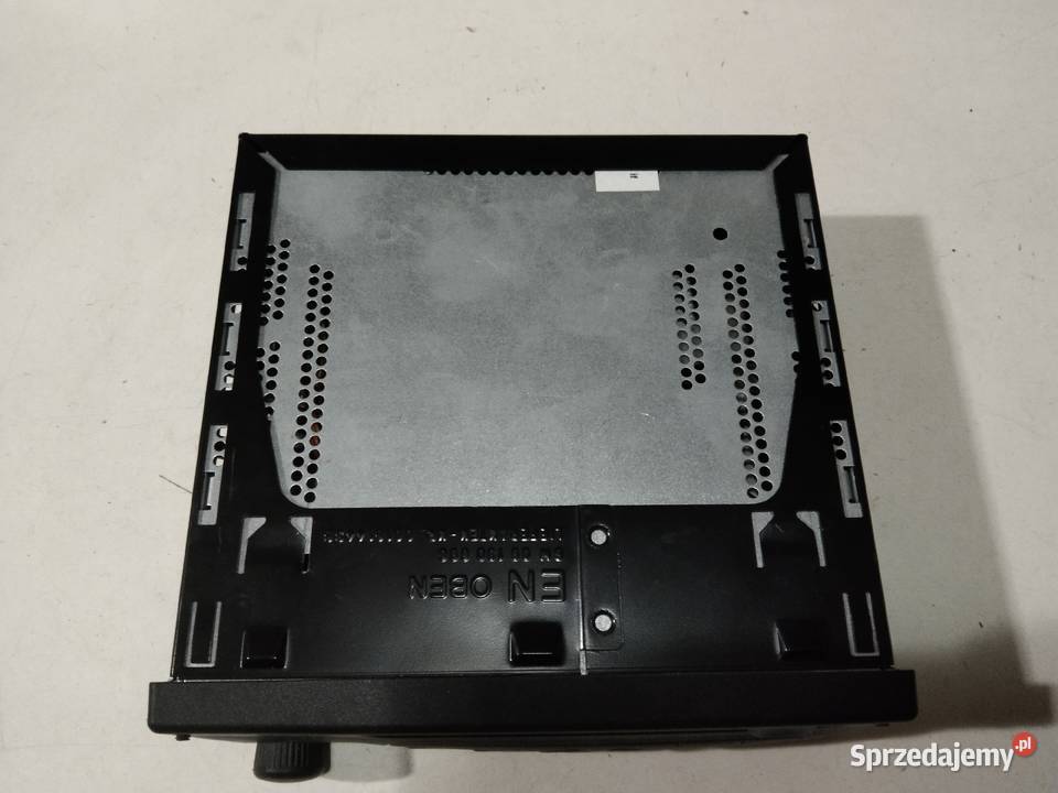 Radio samochodowe GRUNDIG Świdnica sprzedam