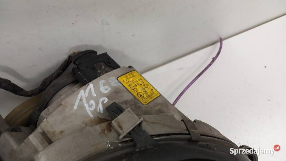 MERCEDES C KLASA W203 SEDAN LAMPA PRZÓD PRAWA Zbierkowo sprzedam