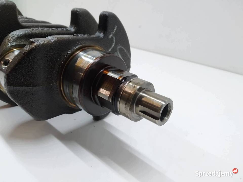 WAŁ KORBOWY 55355581 16 TURBO Opel Insignia I
