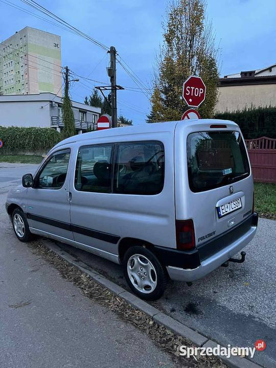 PEUGEOT PARTNER 14 benzyna 2001 wspomaganie łódzkie Zgierz