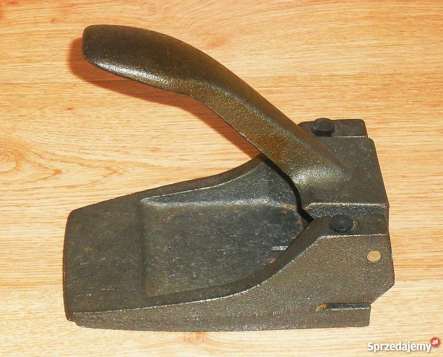 Stary masywny dziurkacz żeliwny PRL VINTAGE Pozostałe