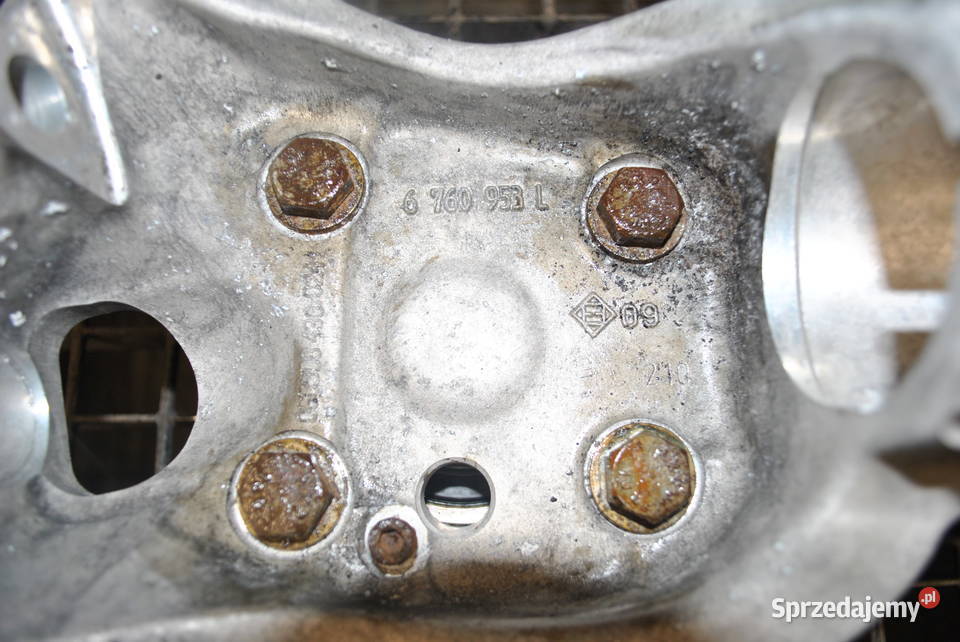 Zwrotnica przednia lewej stronie BMW E60 E61 Poręba sprzedam