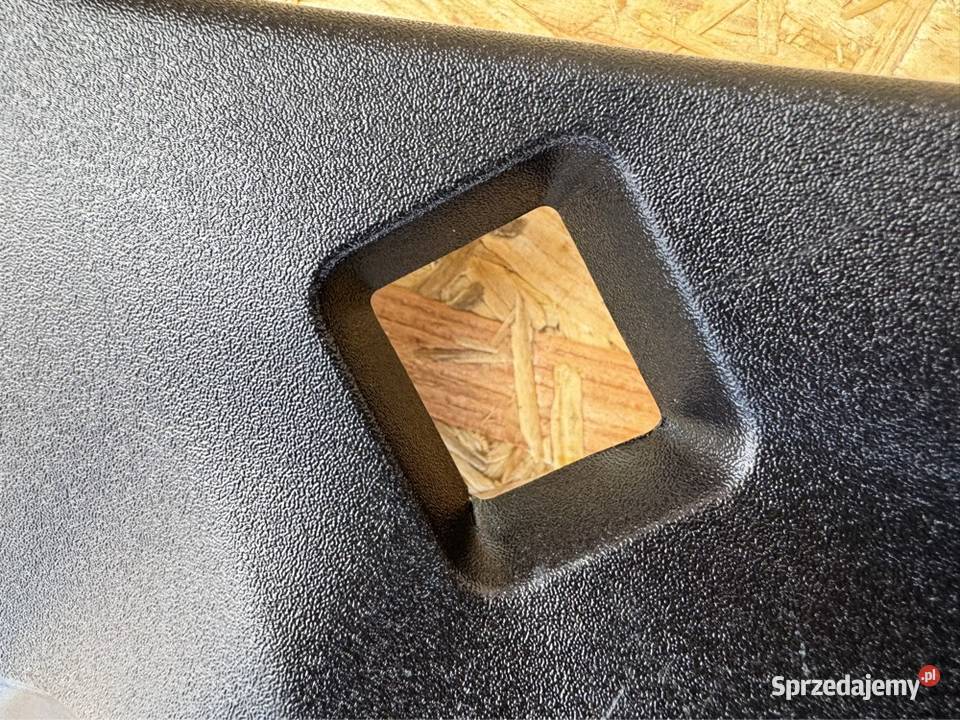 Listwa lewa schowka pod maską mustang Mache sprzedam