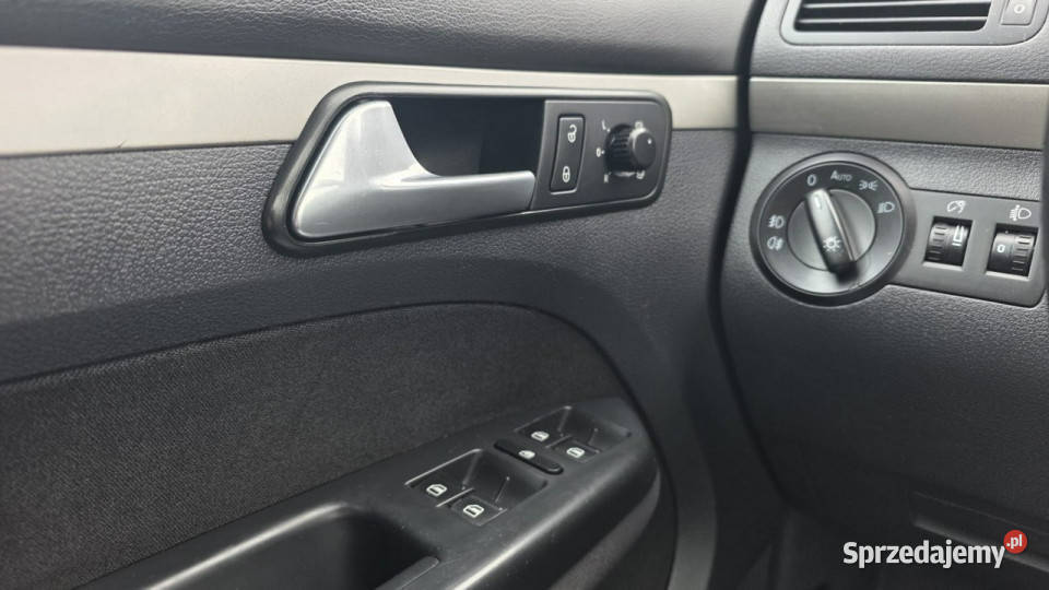 Volkswagen Touran navi klima mały przebieg super pomorskie Lębork