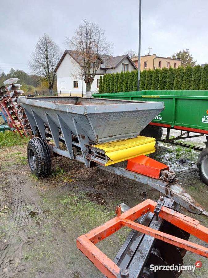 Rozsiewacz wapna rcw3piastwapniarka oryginał Rozsiewacze nawozów Rzgów
