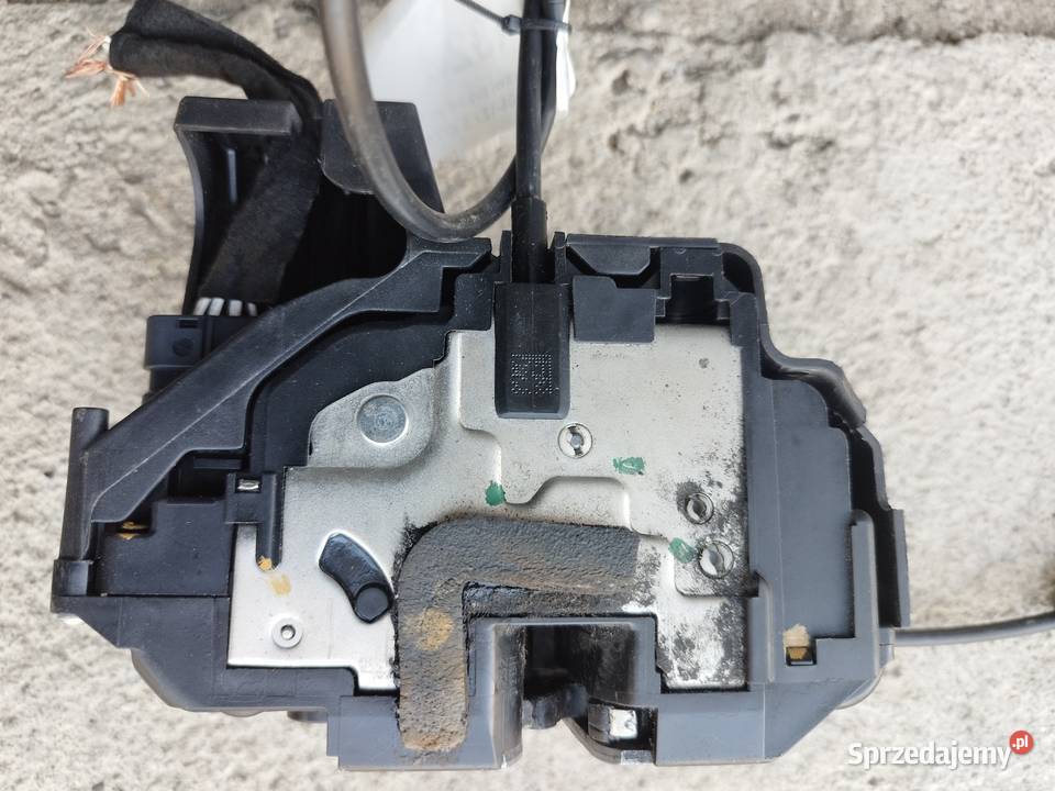 ZAMEK PRAWY PRZÓD RENAULT CLIO III 3 5 DRZWI osobowe Jasło