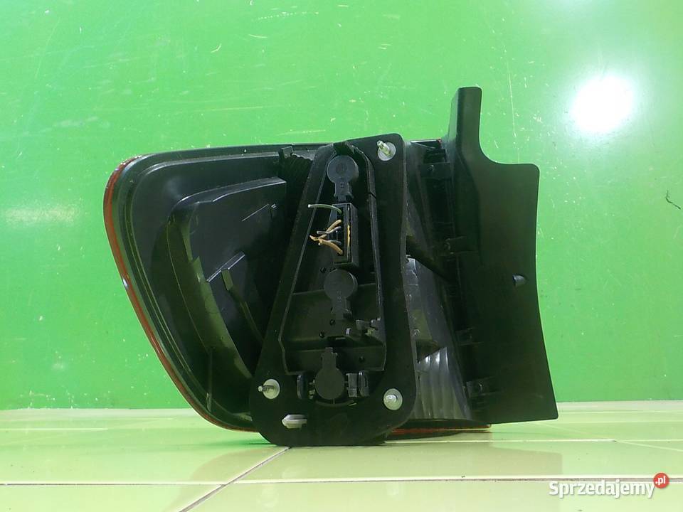 BMW X1 E84 20D 10r 5D lampa prawa tyl 03424600 Suków sprzedam