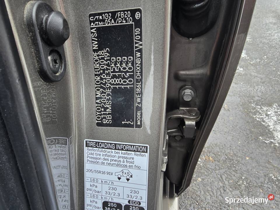 Sprzedam używaną Toyota Auris hybryd Wałbrzych sprzedam