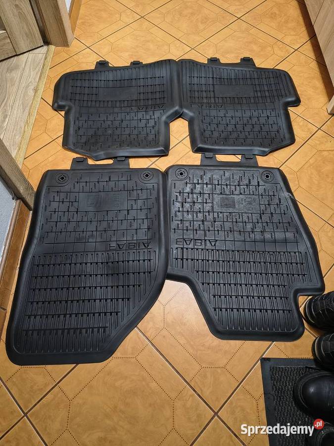 Sprzedam dywaniki gumowe do Skoda Fabia nowe Olkusz sprzedam