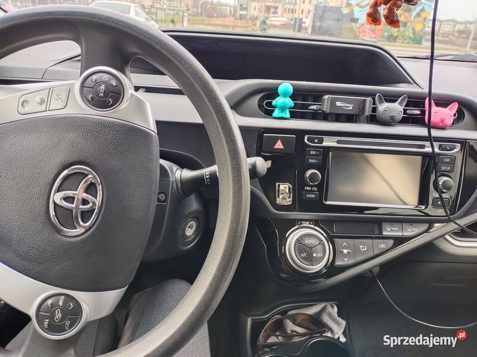 Toyota Prius C Zadbany produkcji 2015 pomorskie