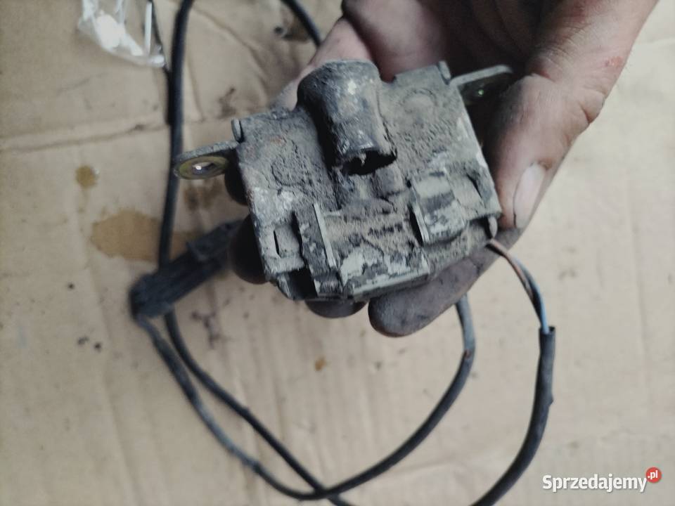 MASKI ZAMEK KLAPY POKRYWY SILNIKA MERCEDES VITO Kamień-Kolonia