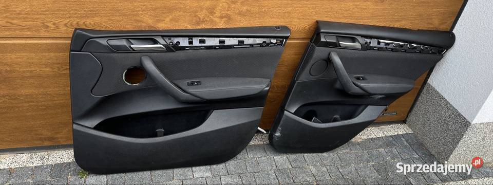 Boczki drzwi BMW X3 F25 osobowe Tapicerki samochodowe
