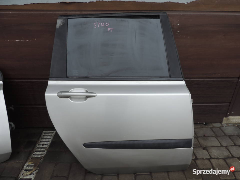 DRZWI PRAWY TYŁ FIAT STILO 1 KOMBI KOLOR 647 osobowe małopolskie Nowy Sącz