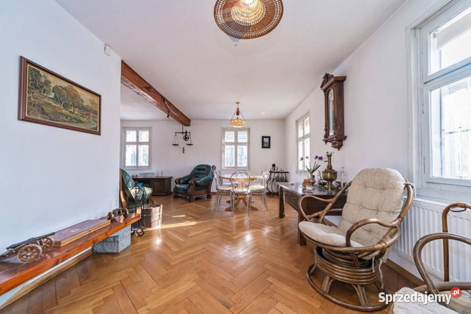 Historyczny dom z lat 30 XX w garaż Bielsko-Biała