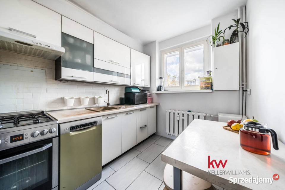 sprzedaży mieszkania 648m2 3 pokoje Poznań Rok budowy 1980