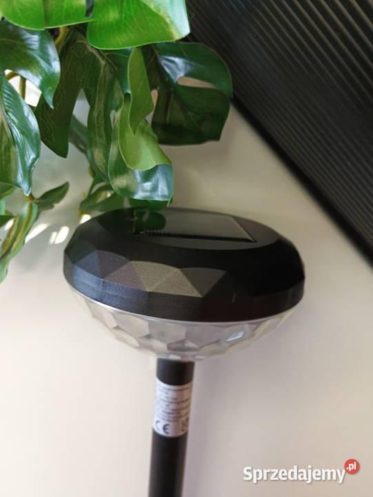 Lampy solarne wbijane na drążku 8 sztuk