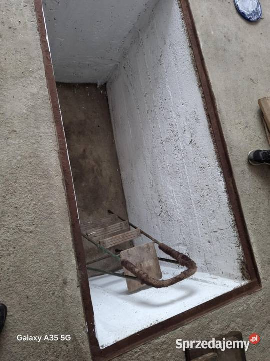 Garaż murowany w zabudowie szeregowej Świdnica Garaże i miejsca postojowe dolnośląskie