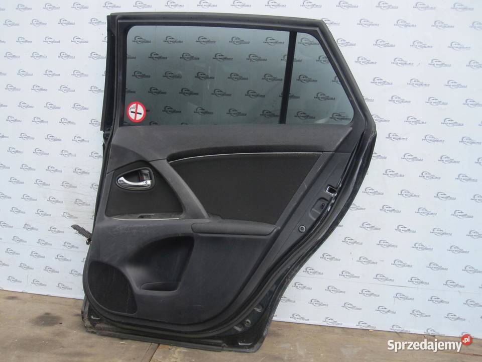 TOYOTA AVENSIS T27 III 10r drzwi prawe tył