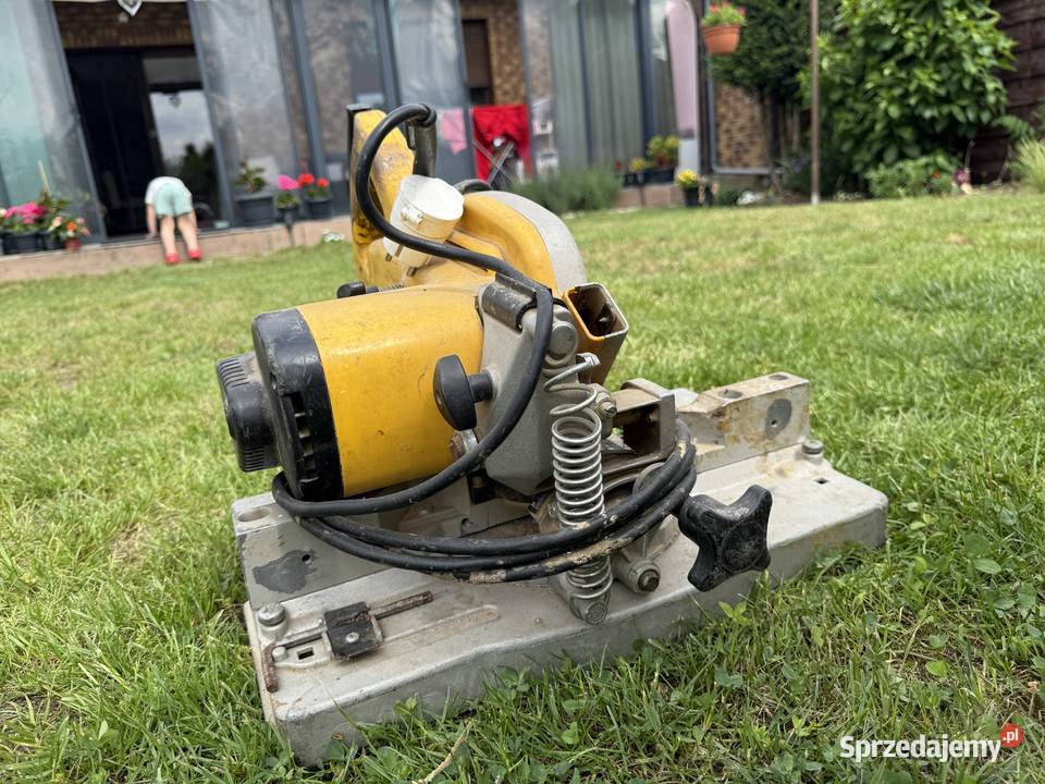 Ukośnica piła do cięcia ukośnego DeWalt Parkiety Poznań
