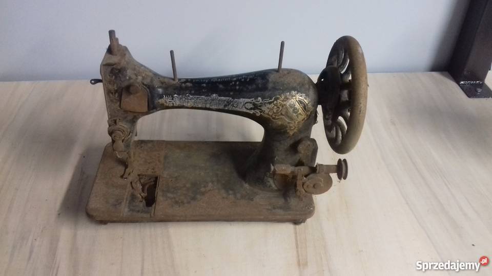 Zabytkowa maszyna do szycia antyk Strzyżów