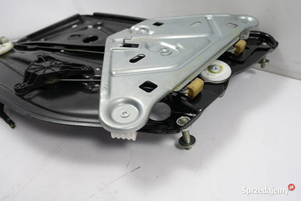 Mercedes W238 C238 PODNOŚNIK TYLNEJ SZYBY lewy