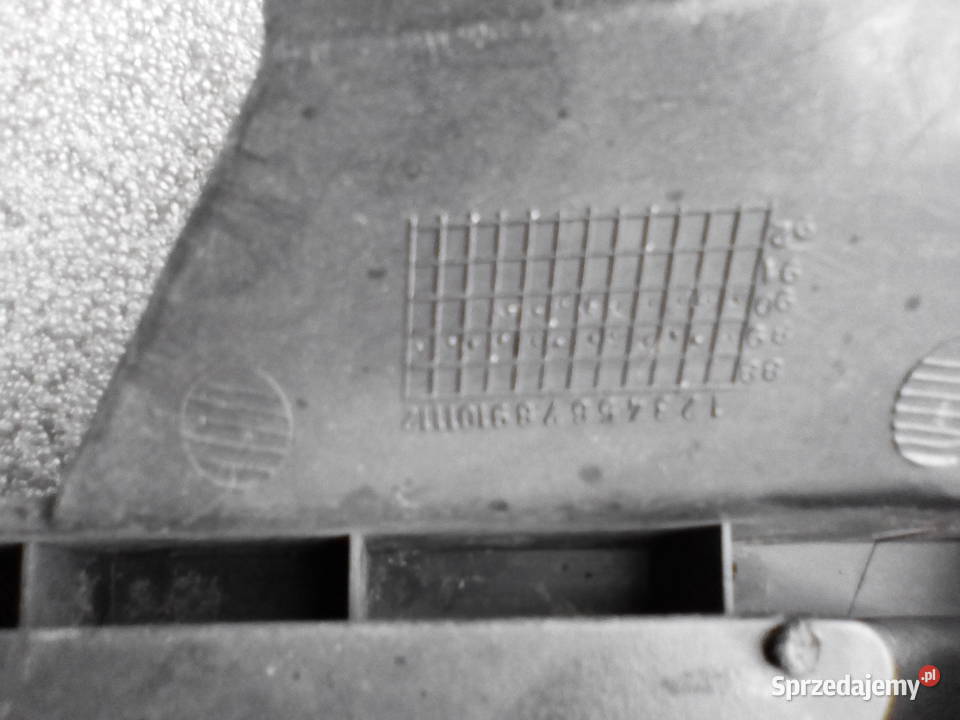 Opel Omega A oryginalna atrapa osobowe Bukownica