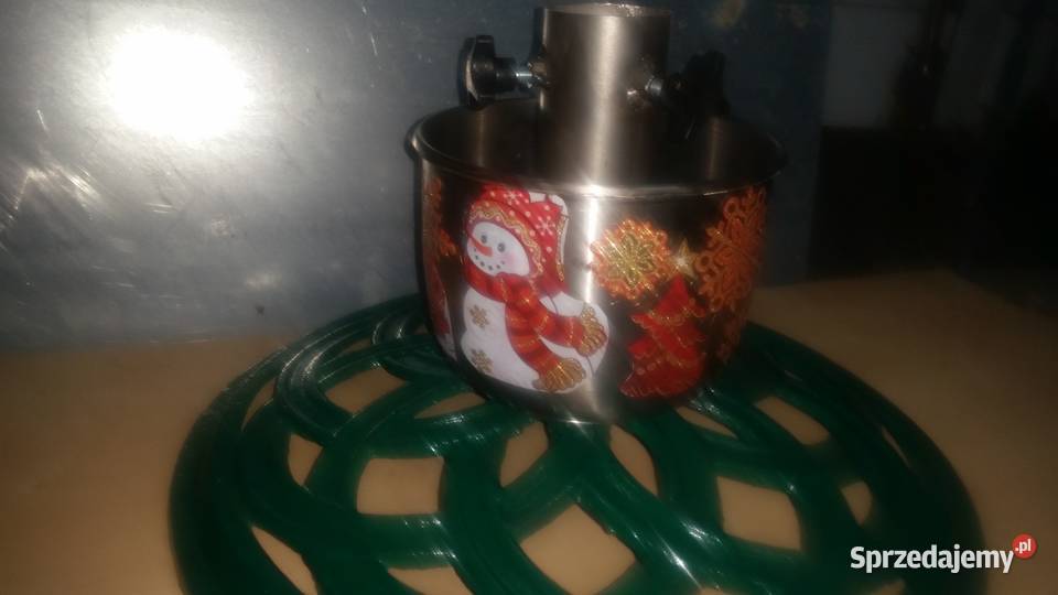 Stojak pod choinkę ze zbiornikiem na wodę