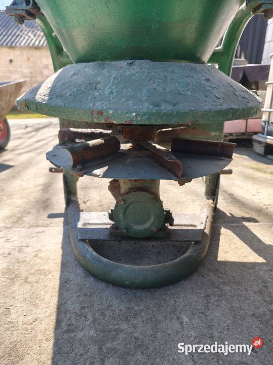 Rozsiewacz do nawozu lejek stożek Boratyn