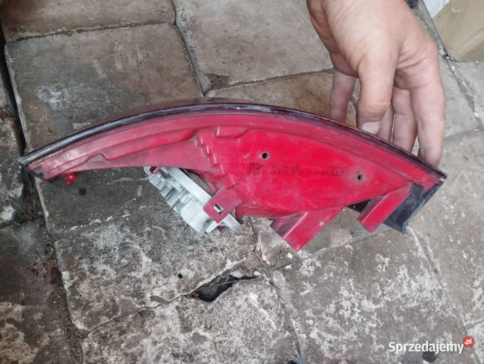 Audi A4 B6 kombi lewa tylna lampa Lampy tylne Parczew