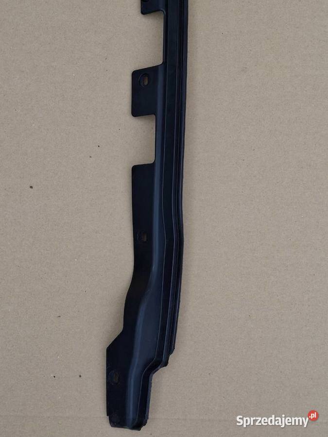 MASERATI LLEVANTE USZCZELKA LISTWA DRZWI LEWY Bieleń