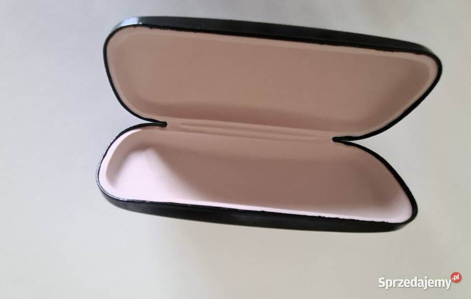 Czarny klasyczny futerał na okulary Warszawa