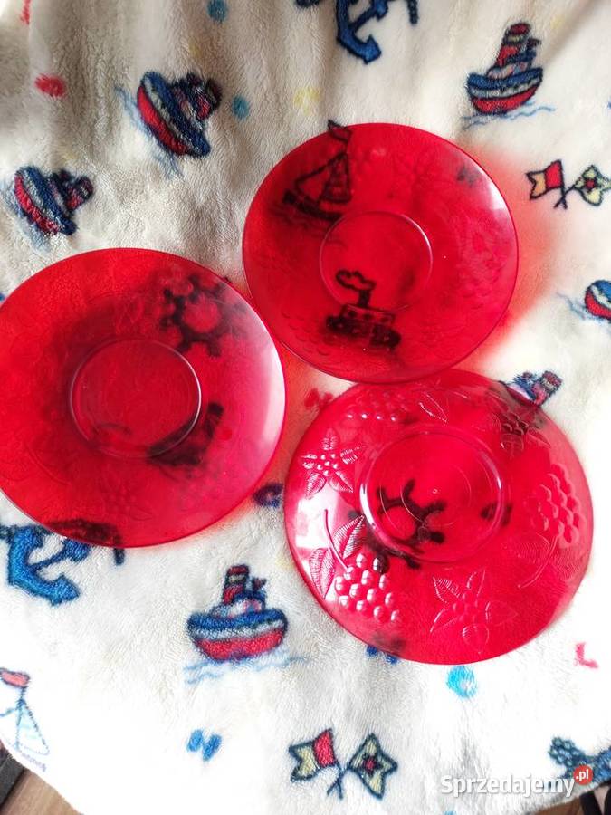 3 talerzyki czerwone PRL tworzywo Wrocław